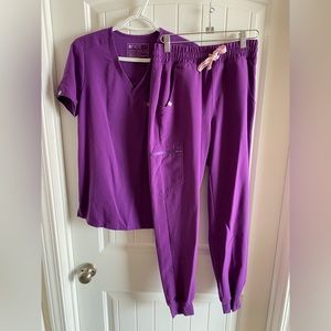 FIGS - Magic Purple Scrub Set (1/2)